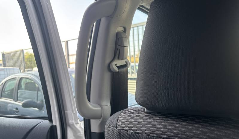 TOYOTA HILUX D-4D 150CV DOBLE CABINA GX 5pl lleno