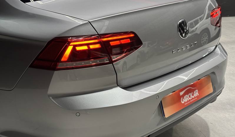 Volkswagen Passat 2.0 TDI 122 CV Advance lleno
