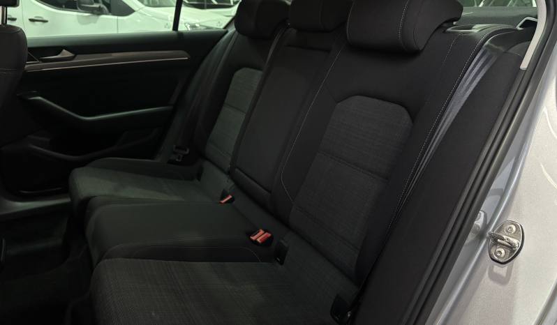 Volkswagen Passat 2.0 TDI 122 CV Advance lleno