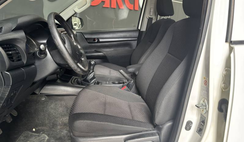 Toyota Hilux 2.4D 150CV MT DOBLE CABINA GX 5P 5PL lleno
