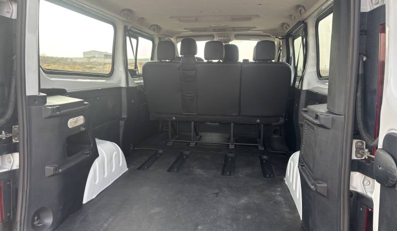 Nissan NV300 Combi 2.0 dCi 120CV L2H1 lleno