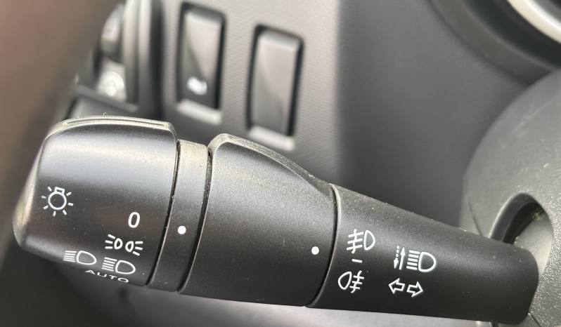 Nissan NV300 Combi 2.0 dCi 120CV L2H1 lleno