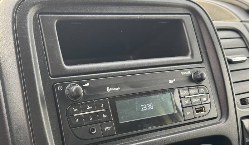 Nissan NV300 Combi 2.0 dCi 120CV L2H1 lleno