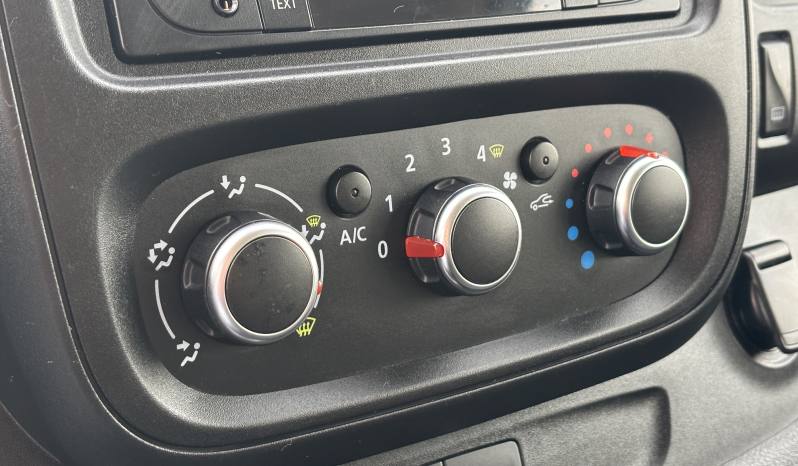 Nissan NV300 Combi 2.0 dCi 120CV L2H1 lleno