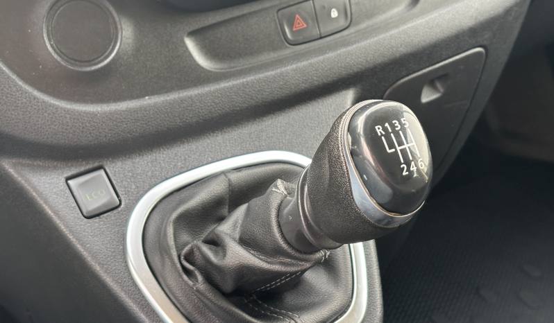 Nissan NV300 Combi 2.0 dCi 120CV L2H1 lleno