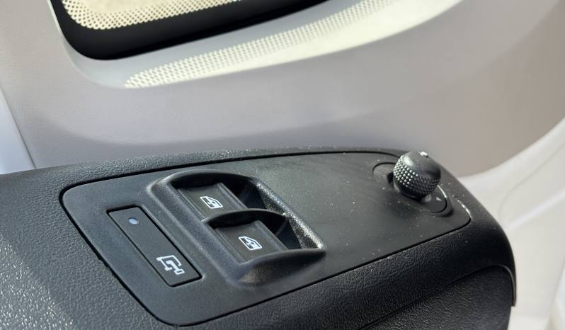 Citroën Jumper Combi 33 L2H2 BLUE HDi 140CV lleno