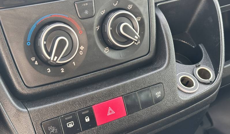 Citroën Jumper Combi 33 L2H2 BLUE HDi 140CV lleno