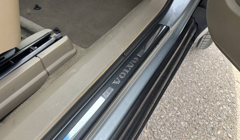 VOLVO XC90 D5 MOMENTUM 185CV lleno