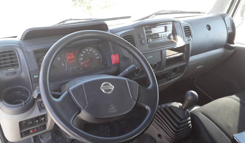 NISSAN NT400 CABSTAR 3.0 dCi 130 CV CON PLATAFORMA ELEVADORA lleno