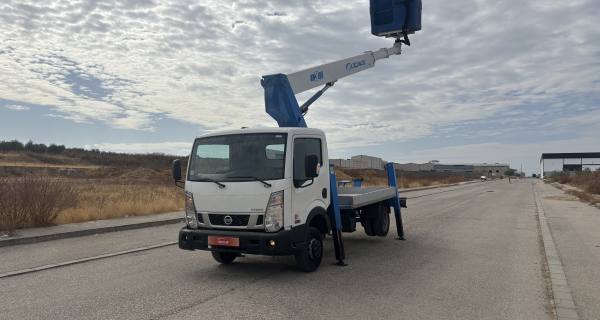 NISSAN NT400 CABSTAR 3.0 dCi 130 CV CON PLATAFORMA ELEVADORA