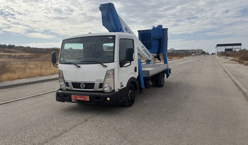NISSAN NT400 CABSTAR 3.0 dCi 130 CV CON PLATAFORMA ELEVADORA lleno