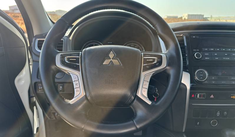 Mitsubishi L200 Doble Cabina 2.2 DI-D 150 CV Automática lleno