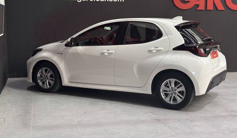 TOYOTA YARIS 120H BUSINESS PLUS | HÍBRIDO | AUTOMÁTICO E-CVT lleno