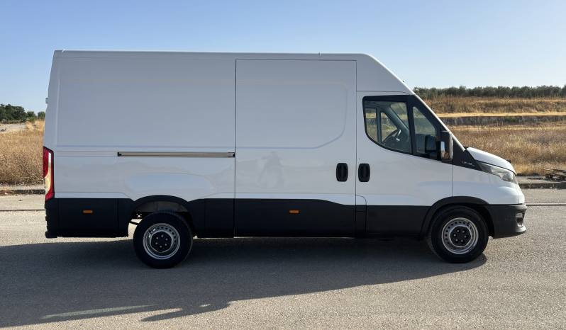 IVECO DAILY 35 2.3 TD L2H2 lleno