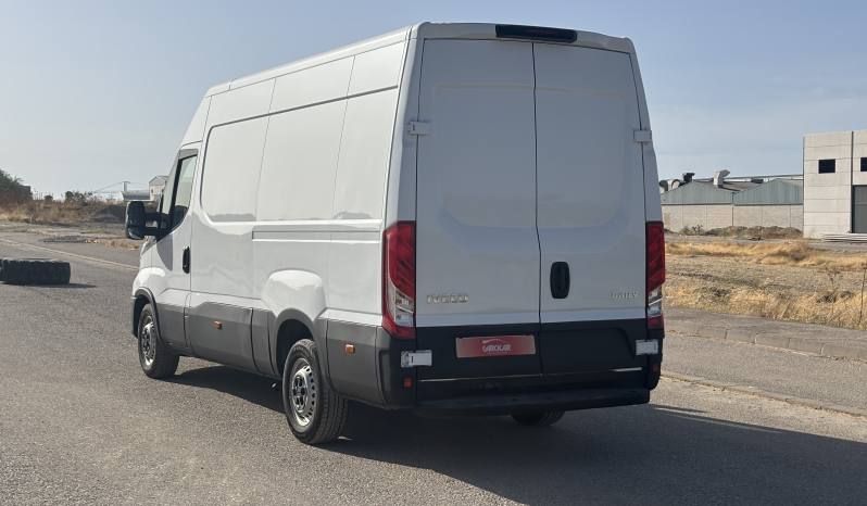 IVECO DAILY 35 2.3 TD L2H2 lleno